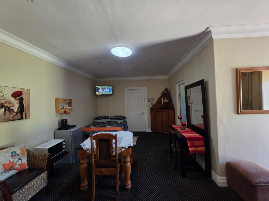 8 Bedroom Property for Sale in Riebeeckstad Free State